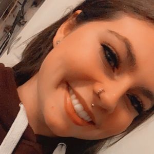 Meet your Posher, Makayla